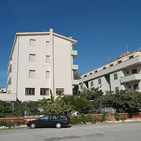 Hotel Il Pescatore מלון 3*